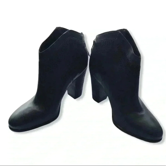 Vince Camuto Fetter Laser Cut Round Toe Black Pull On Distressed Bootie Size 8.5 - Picture 4 of 7